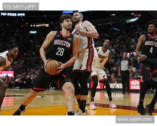 火箭队与热火队激战全场精彩瞬间回顾与赛后分析